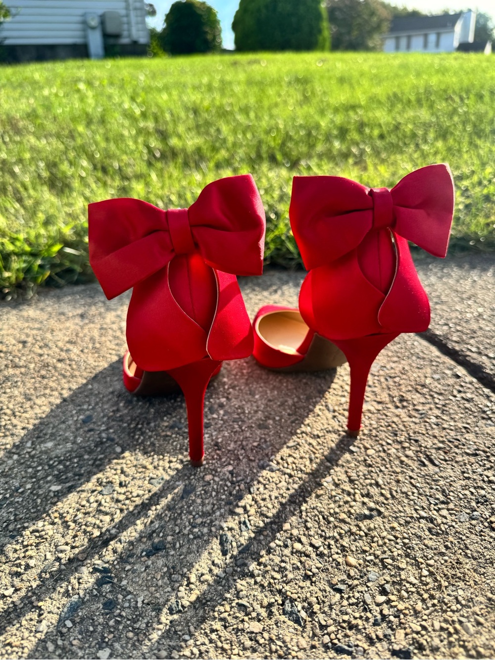 Jessica Simpson red bow point-toe heels - Picture 4 of 6